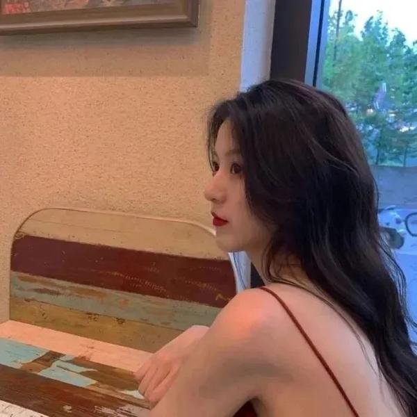 进阶的主母 海报
